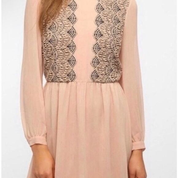 New Urban Outfitters Pins and Needles 12 Cream Black Lace Trim Long Sleeve Dress - Picture 12 of 12